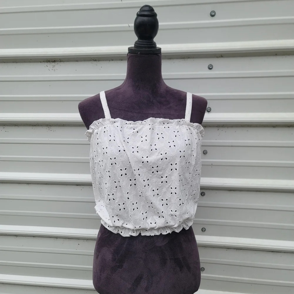 Livi by Olivia Rae Eyelet Tank Top Elastic Waist Neckline Juniors White Sz L